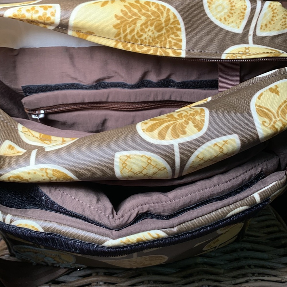 PETUNIA Pickle Bottom Diaper Bag - Picture 4 of 4
